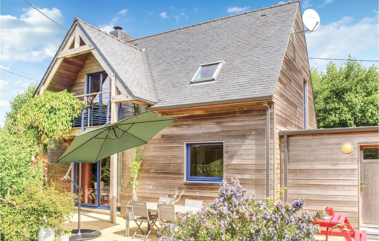 Nice Home In Plouneour-Trez With Sauna Дом отдыха