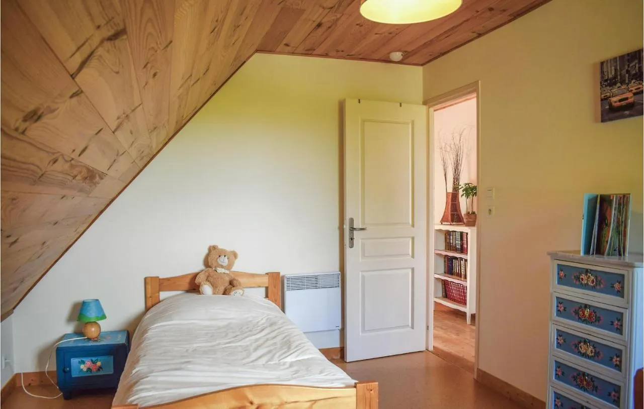 Дом отдыха Nice Home In Plouneour-Trez With Sauna