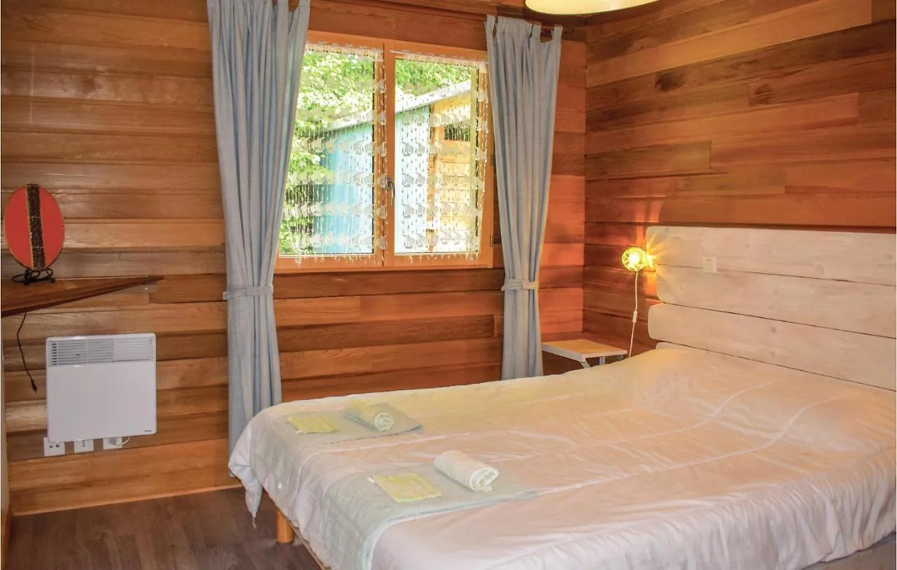 Дом отдыха Nice Home In Plouneour-Trez With Sauna