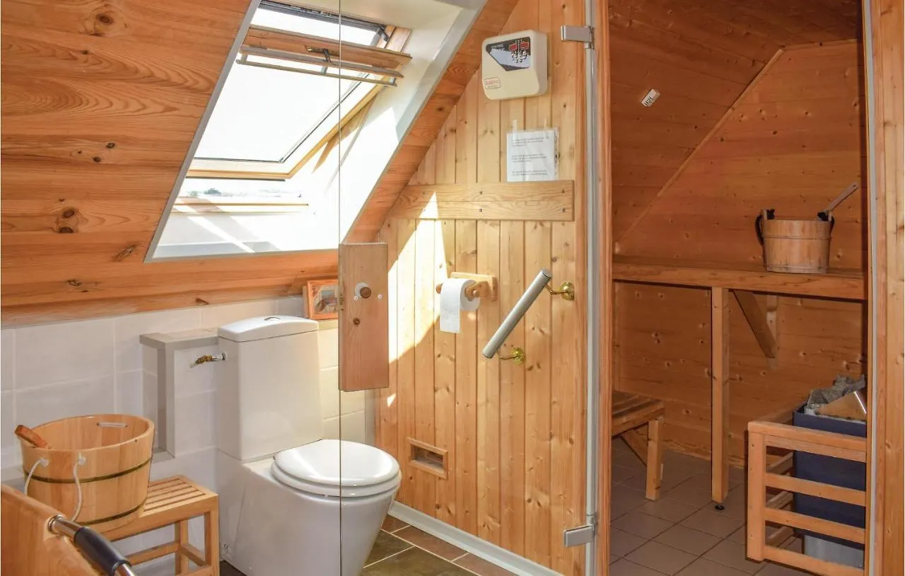 Nice Home In Plouneour-Trez With Sauna